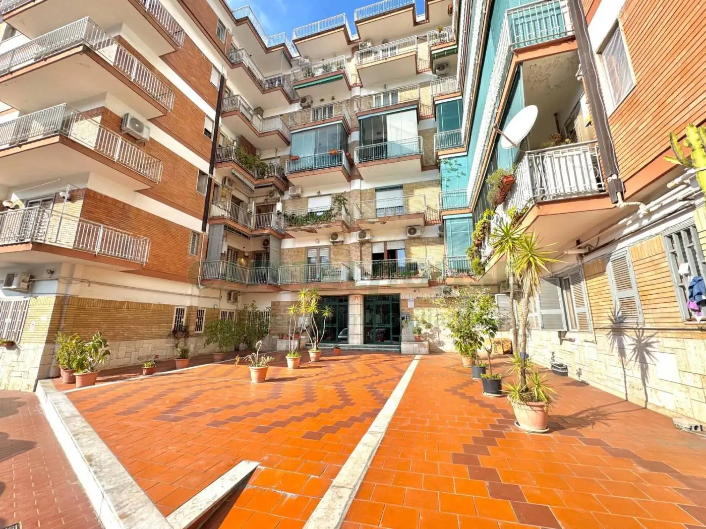 Appartamento in vendita a Napoli