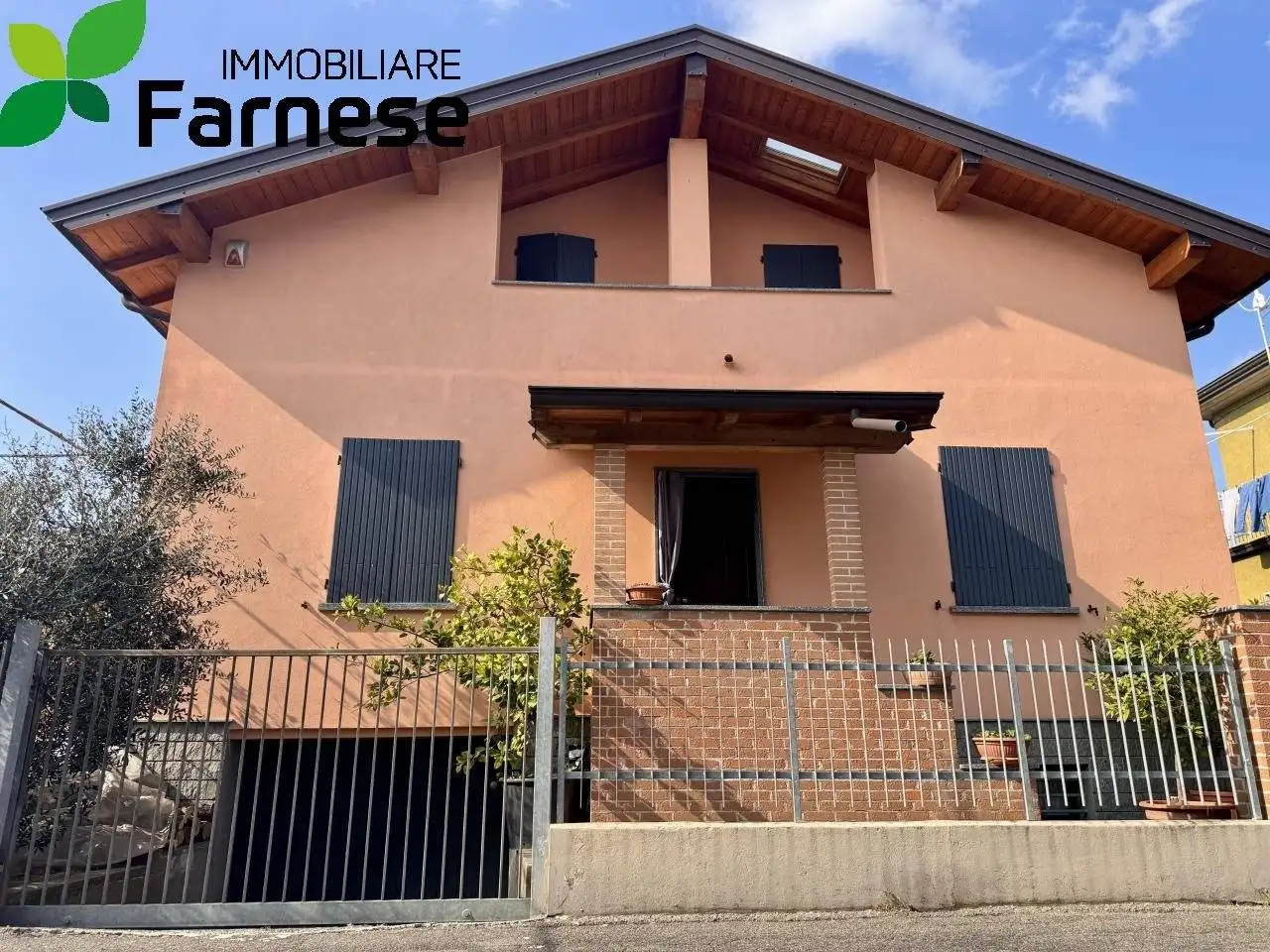 Villa in vendita a Piacenza