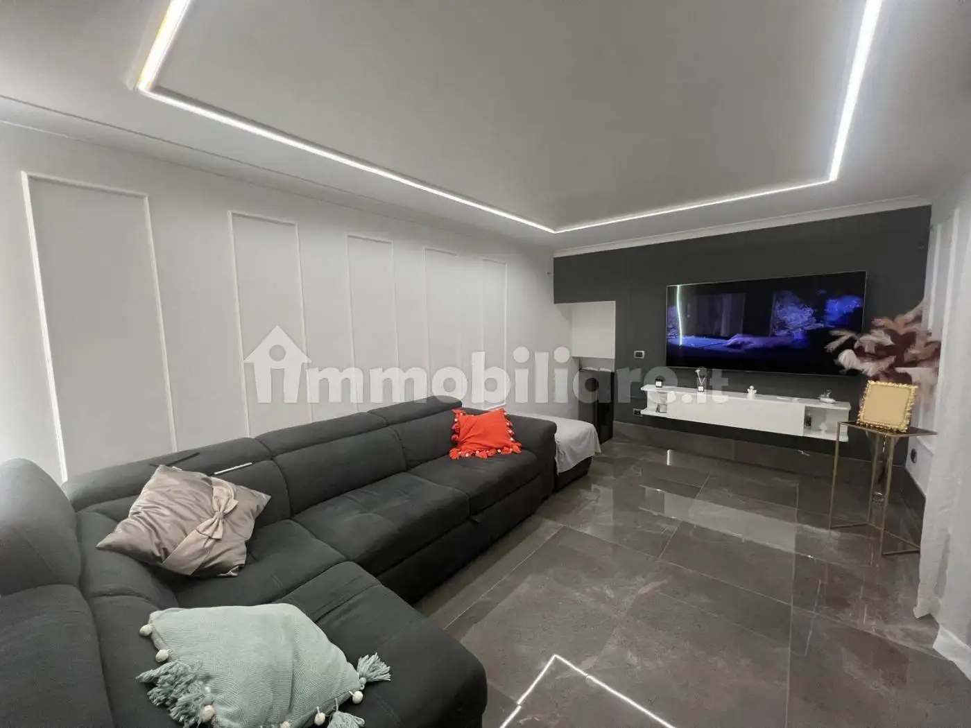 Appartamento in vendita a Napoli