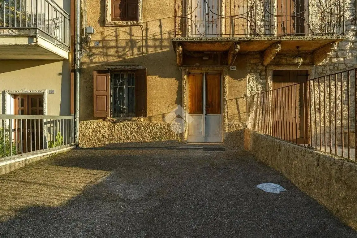 Rustico - Casale in vendita a Bosco Chiesanuova