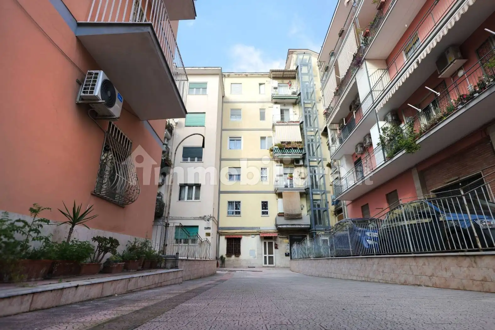 Appartamento in vendita a Napoli