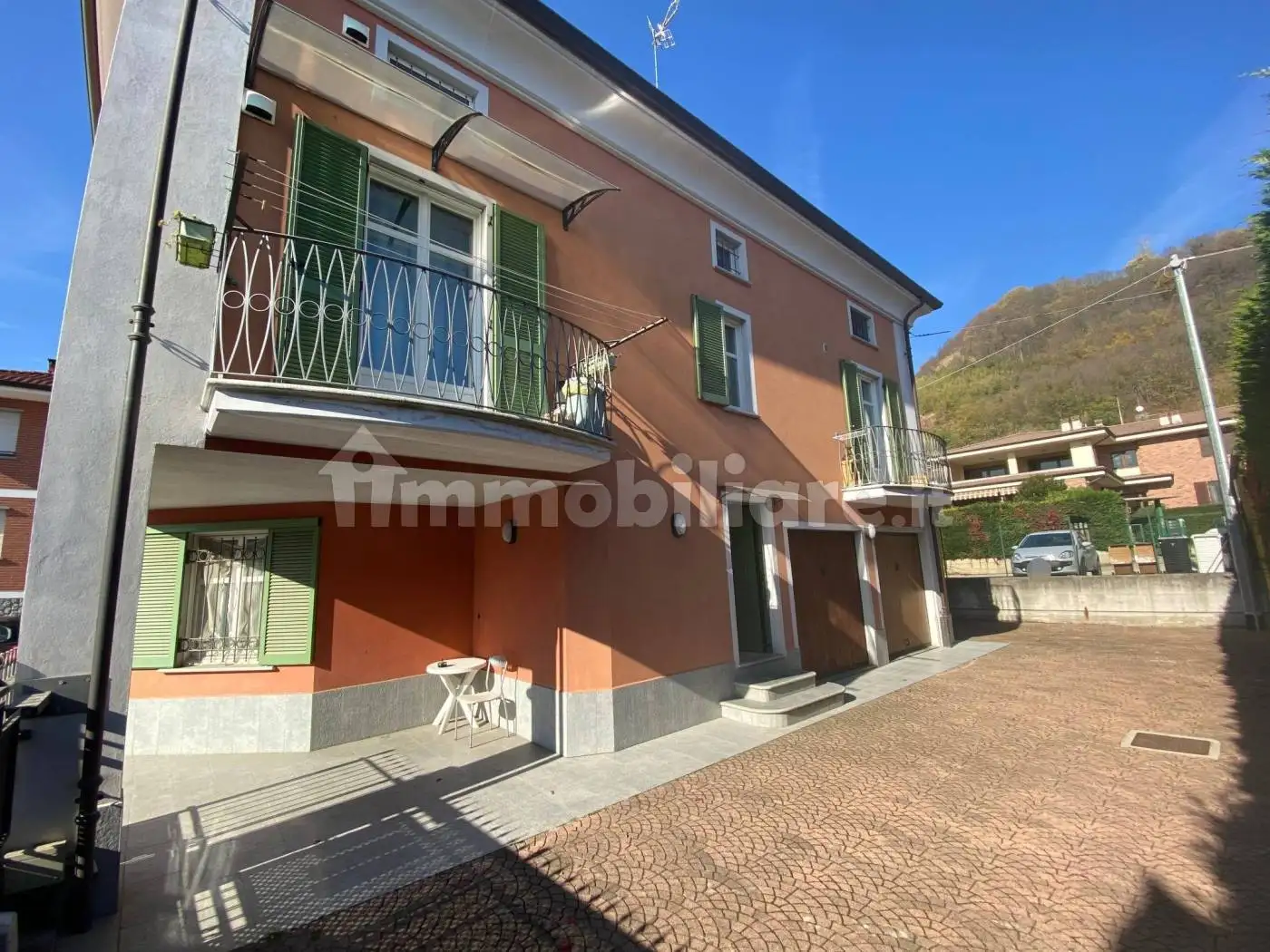 Quadrilocale via Torino 82, Centro, Corneliano d'Alba - foto 2