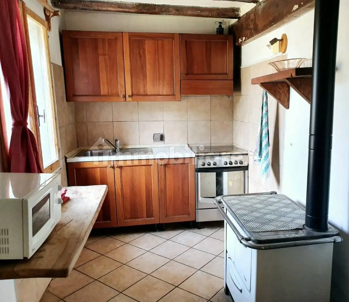 Villa in vendita a Castelnovo Ne' Monti