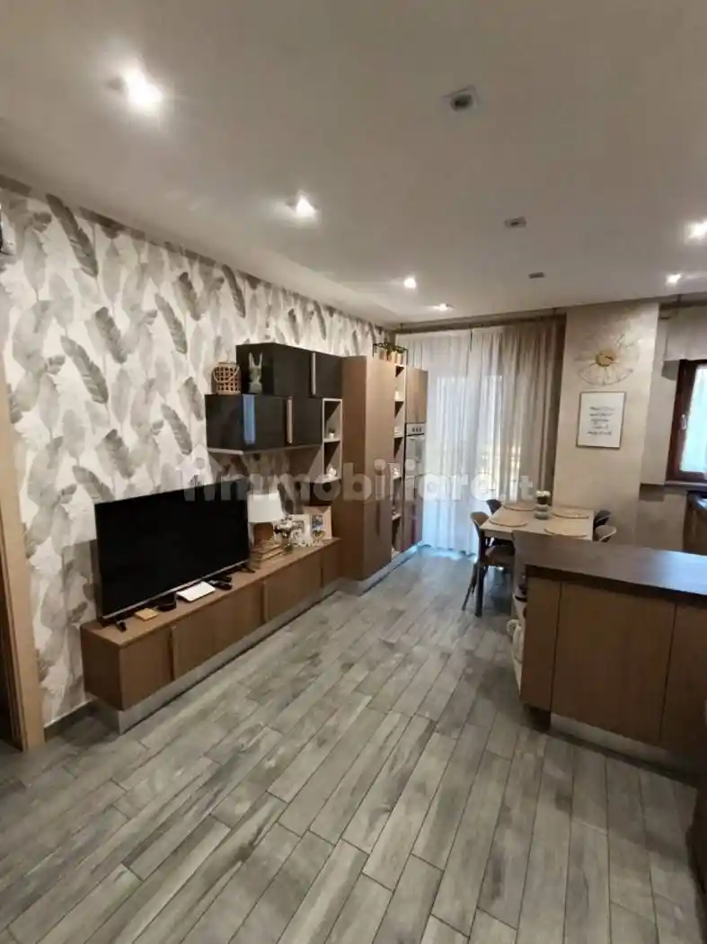 Trilocale via Michele Menichella Snc, Comparto Biccari, Foggia - foto 3