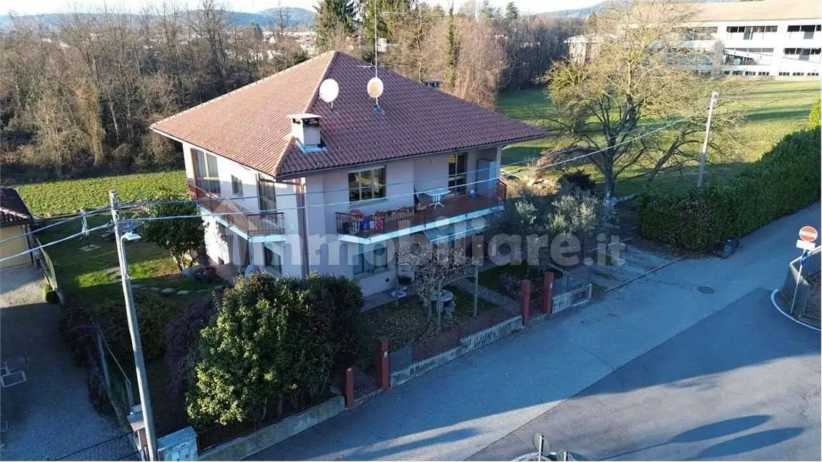 Appartamento in affitto a Sesto Calende