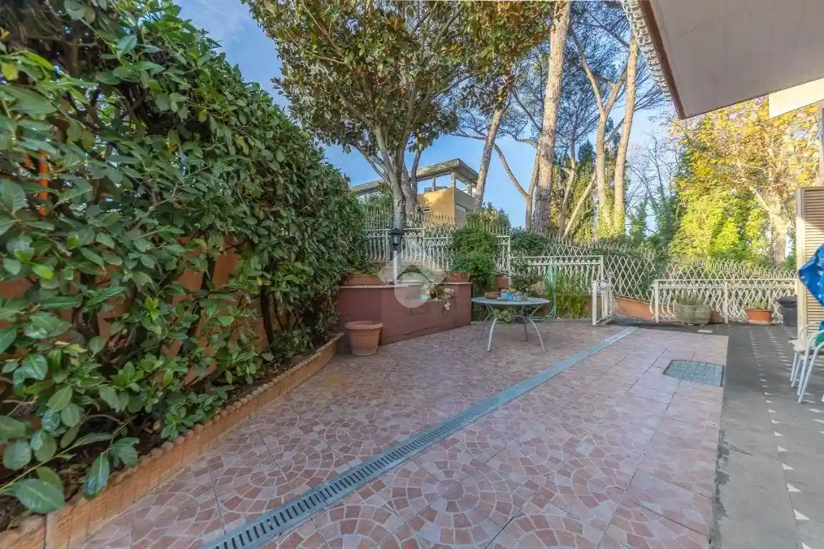 Villa bifamiliare via rocco santoliquido 82, La Giustiniana, Roma - foto 3