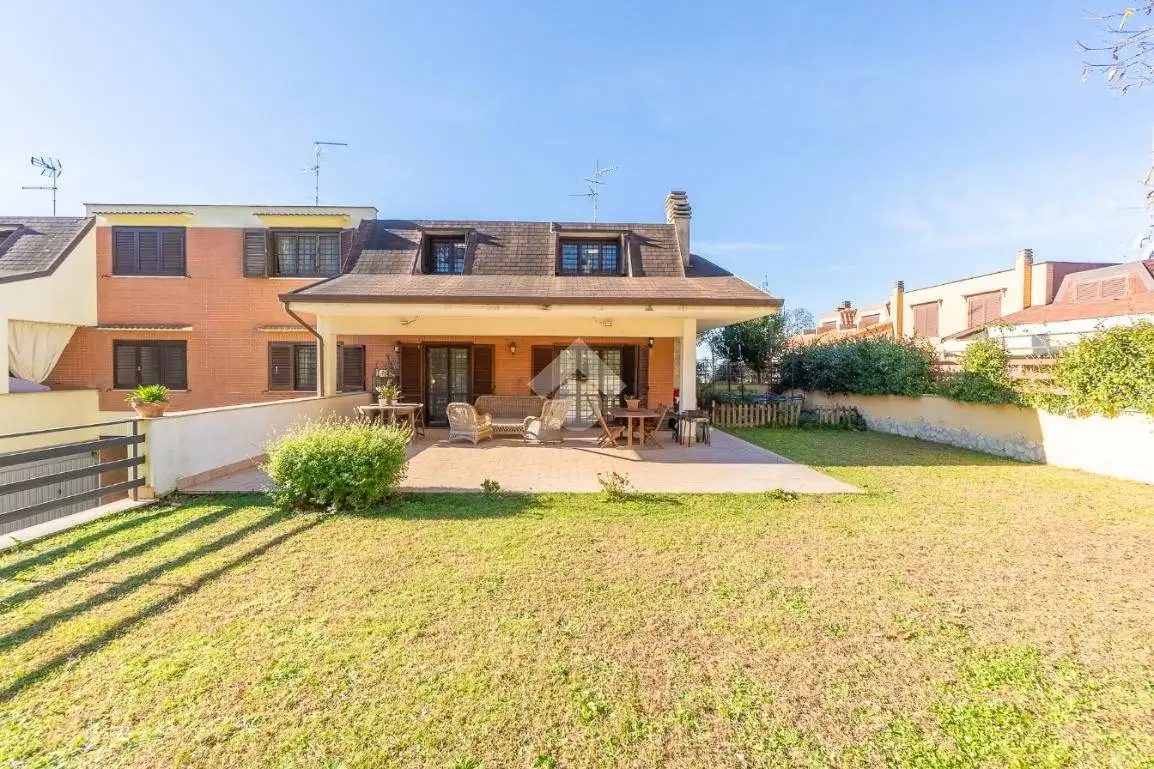 Villa in vendita a Ariccia