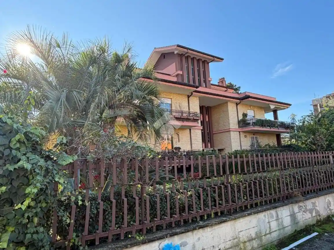 Attico via Nino Bixio 21, Centro, Latina - foto 3