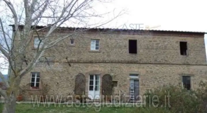 Appartamento in asta a Pomarance