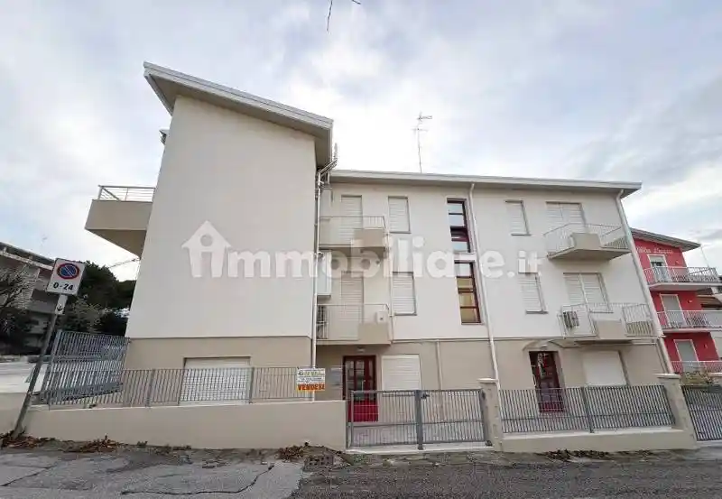 Trilocale via Jacopo Tintoretto 1, Centro, Caorle - foto 2