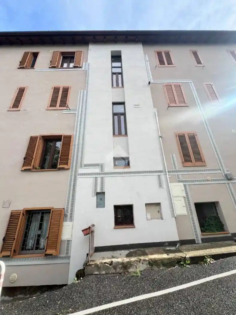 Trilocale via casimiro marcantoni 4, Centro, Civita Castellana - foto 3