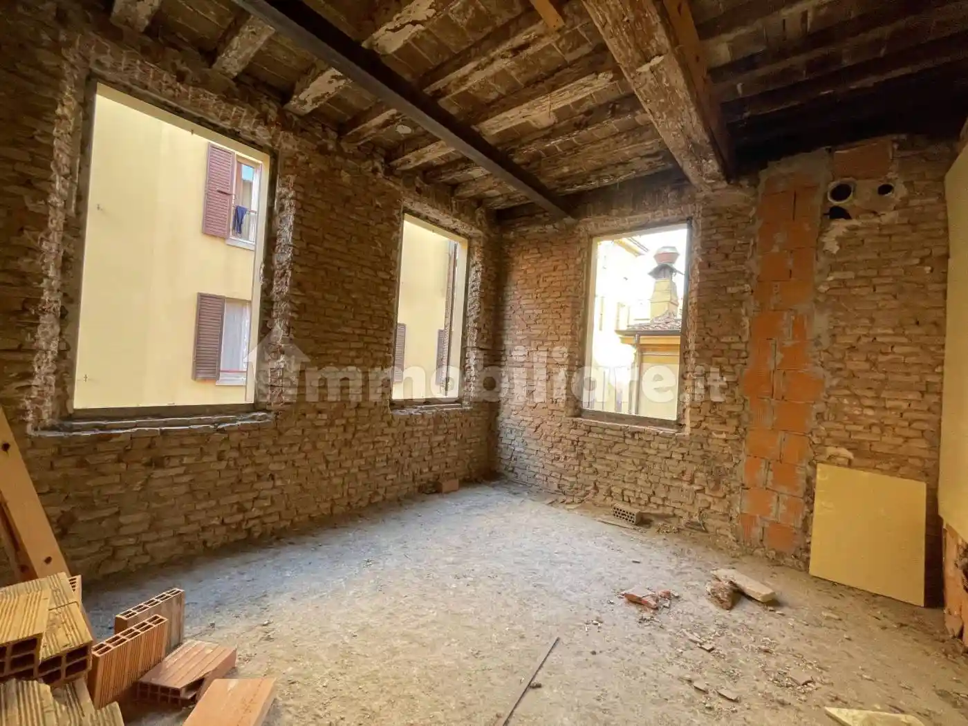 Trilocale da ristrutturare, secondo piano, Centro Storico, Modena - foto 3