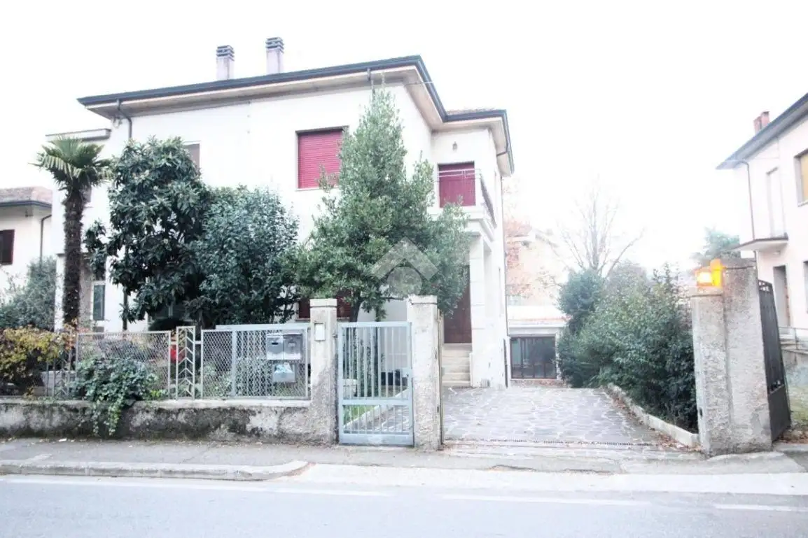 Casa indipendente in vendita a Cesena