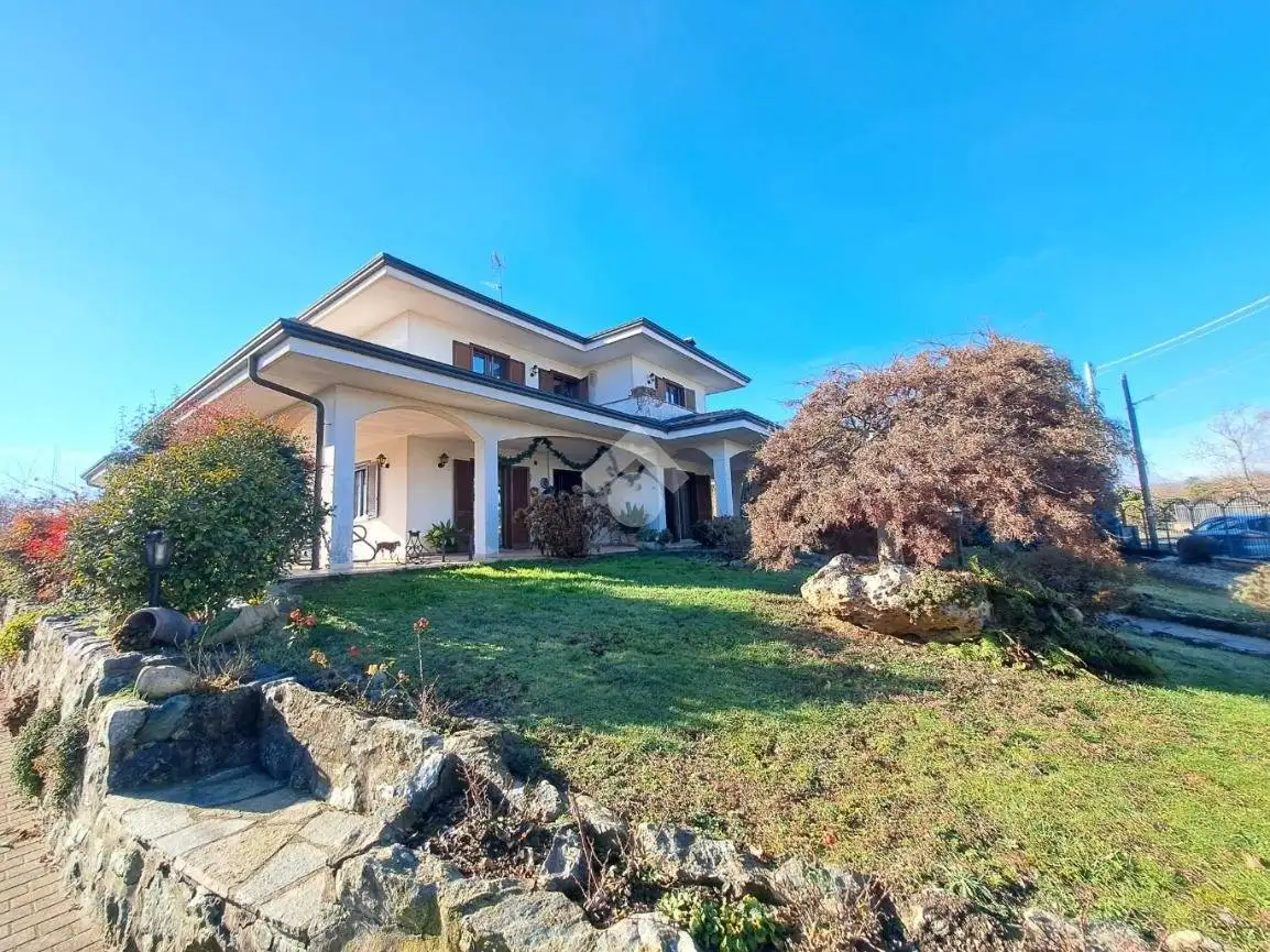 Villa in vendita a Alice Castello