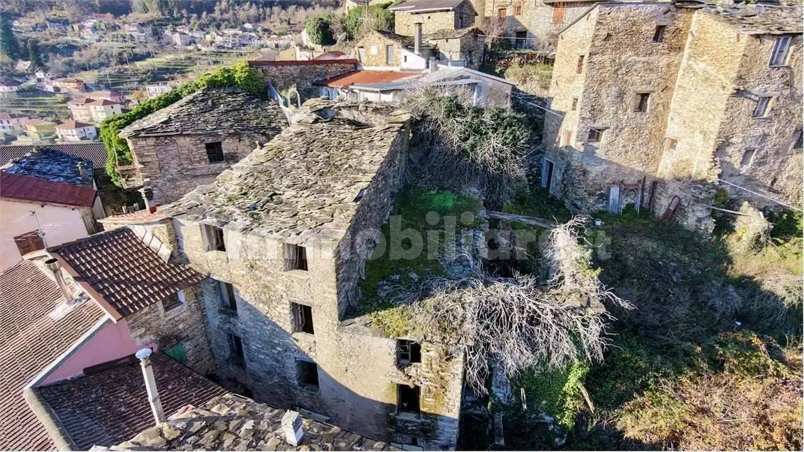 Rustico - Casale in vendita a Rezzo