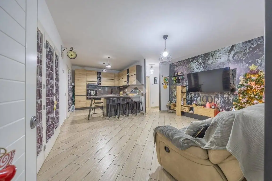 Trilocale piazza Palmiro Togliatti 1, Santa Maria delle Mole, Marino - foto 4