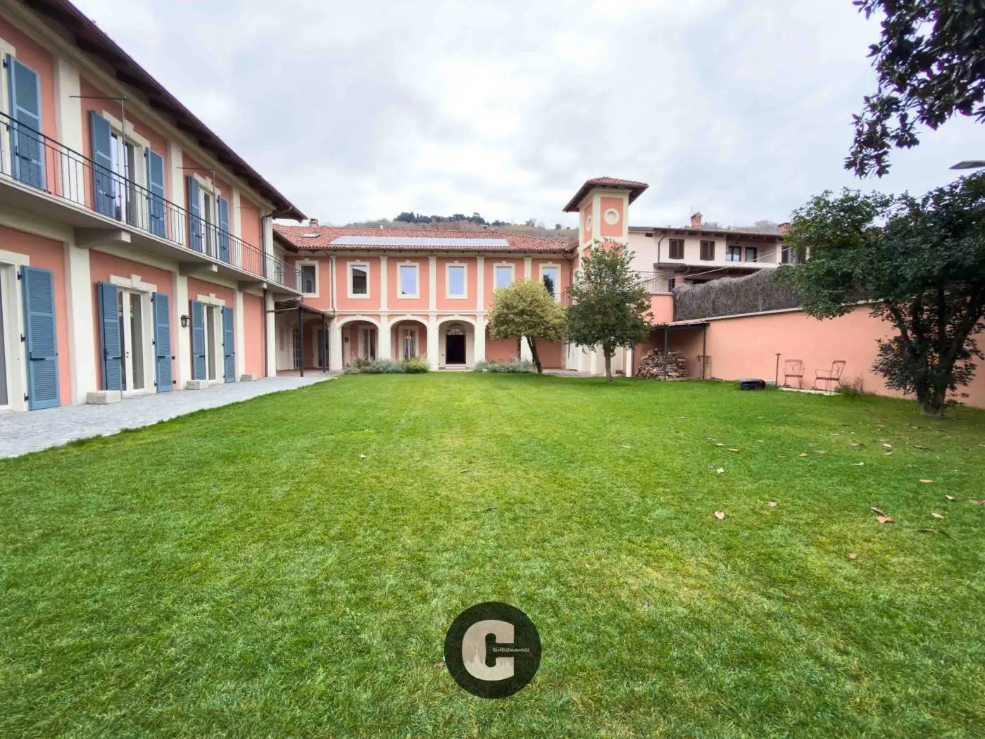 Palazzo - Edificio in vendita a Vestignè