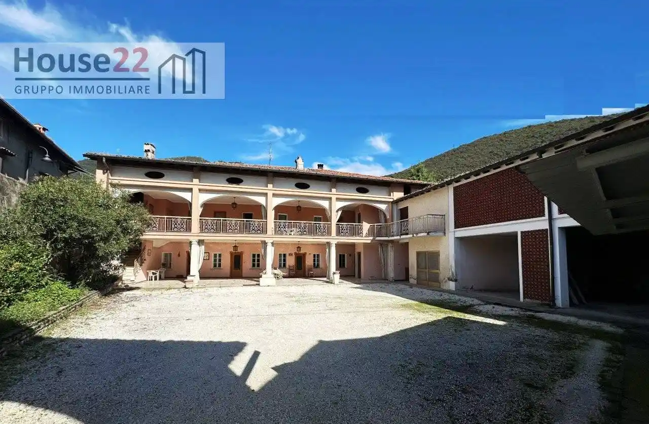 Casa indipendente in vendita a Nave