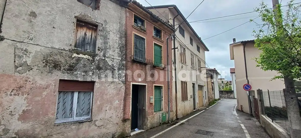 Casa indipendente in asta a Chiuppano