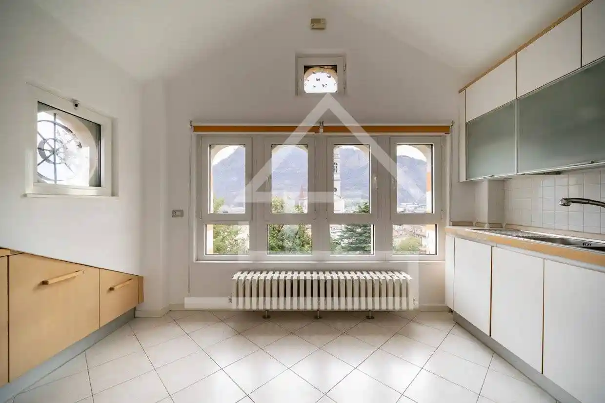 Appartamento in vendita a Valmadrera