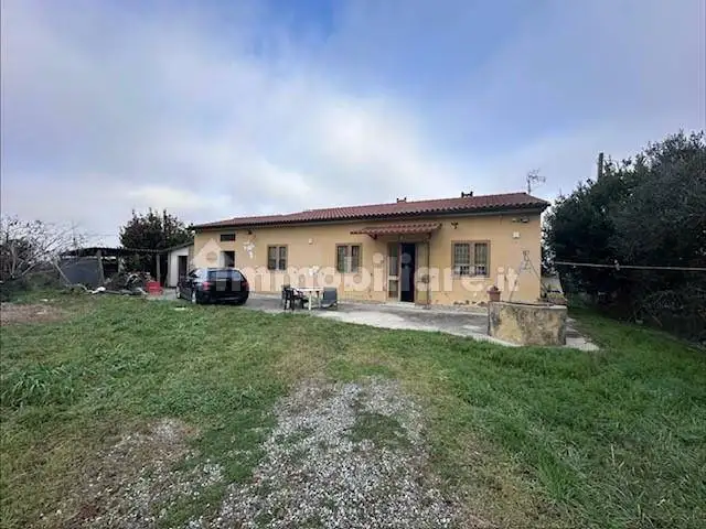 Villa in vendita a Cascina