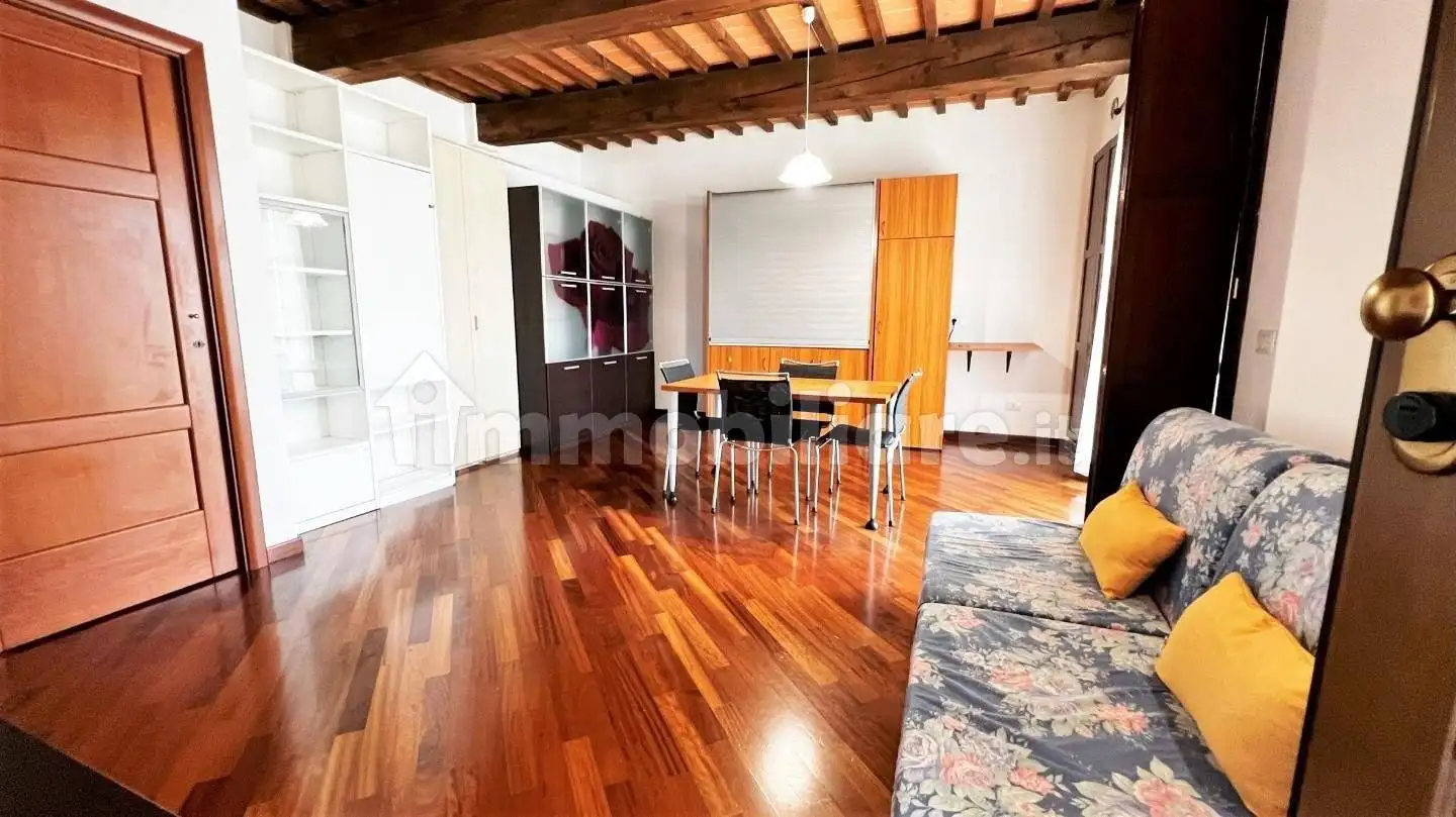 Appartamento in affitto a Cascina