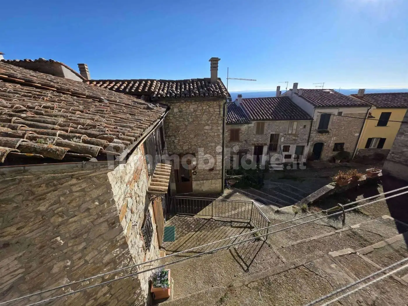 Terratetto unifamiliare 65 m², buono stato, Centro, Castell'Azzara - foto 3