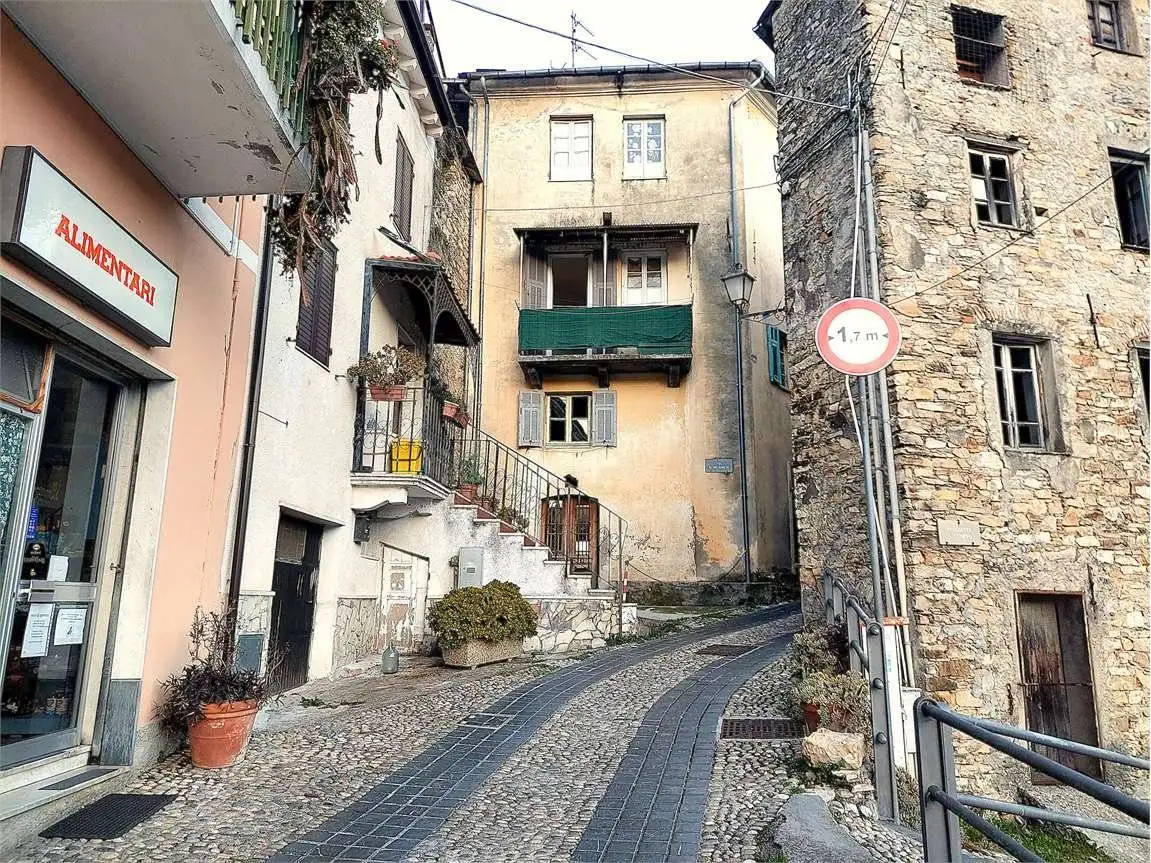 Casa indipendente in vendita a Pontedassio