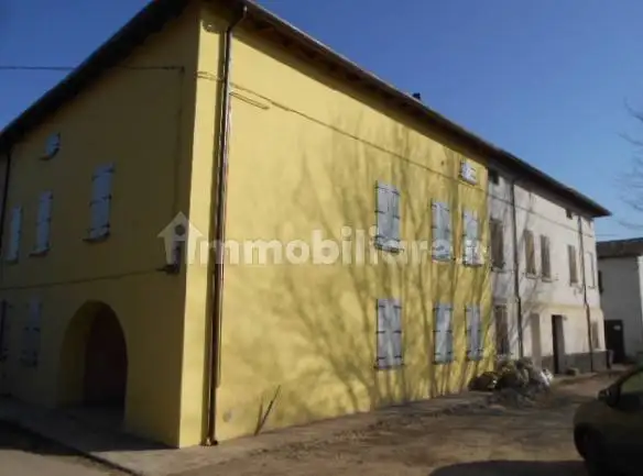 Casa indipendente in asta a Novi di Modena