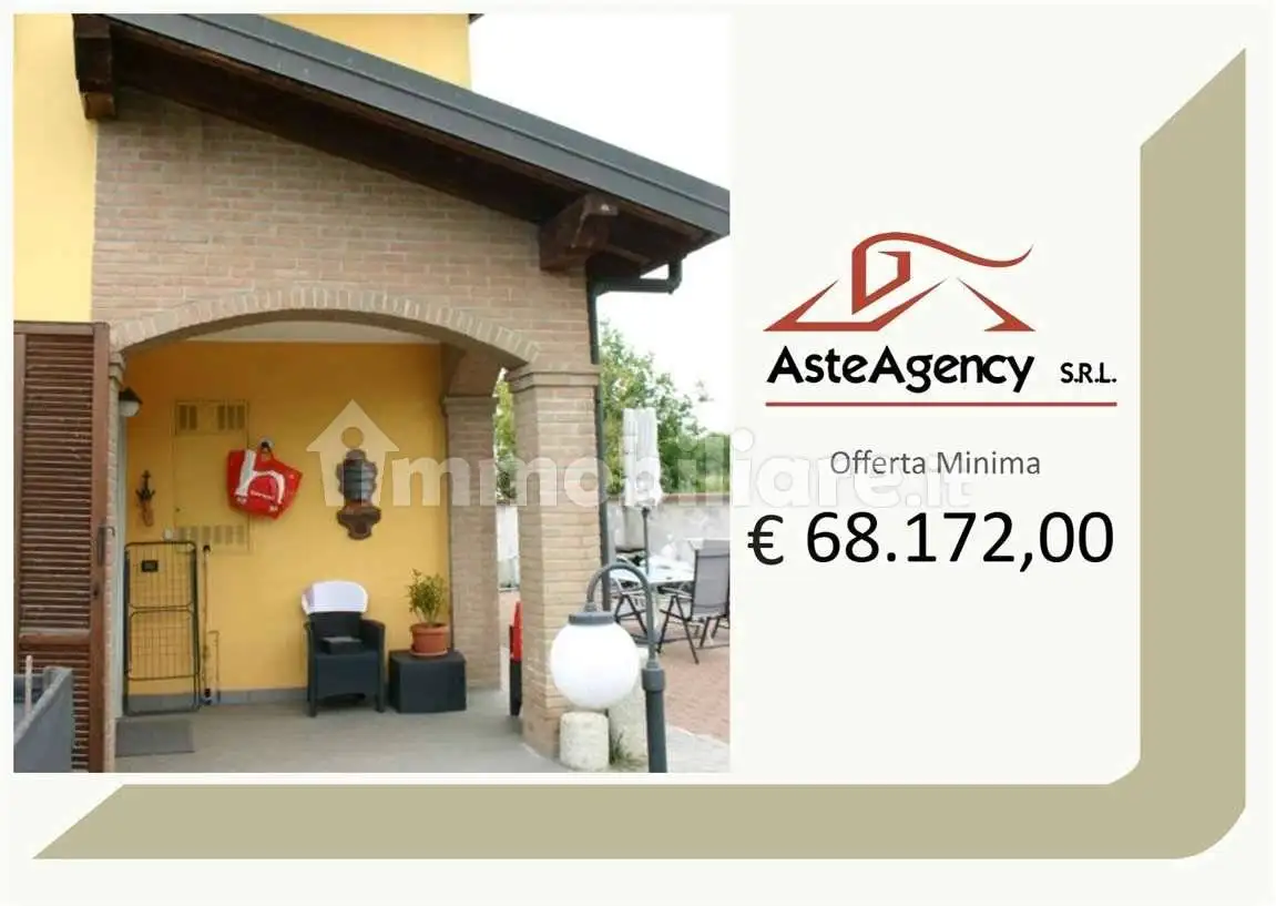 Villetta a schiera in asta a Inverno e Monteleone