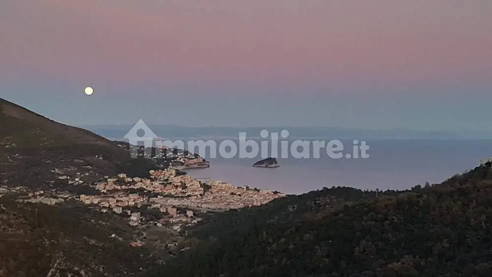 Villa in vendita a Noli