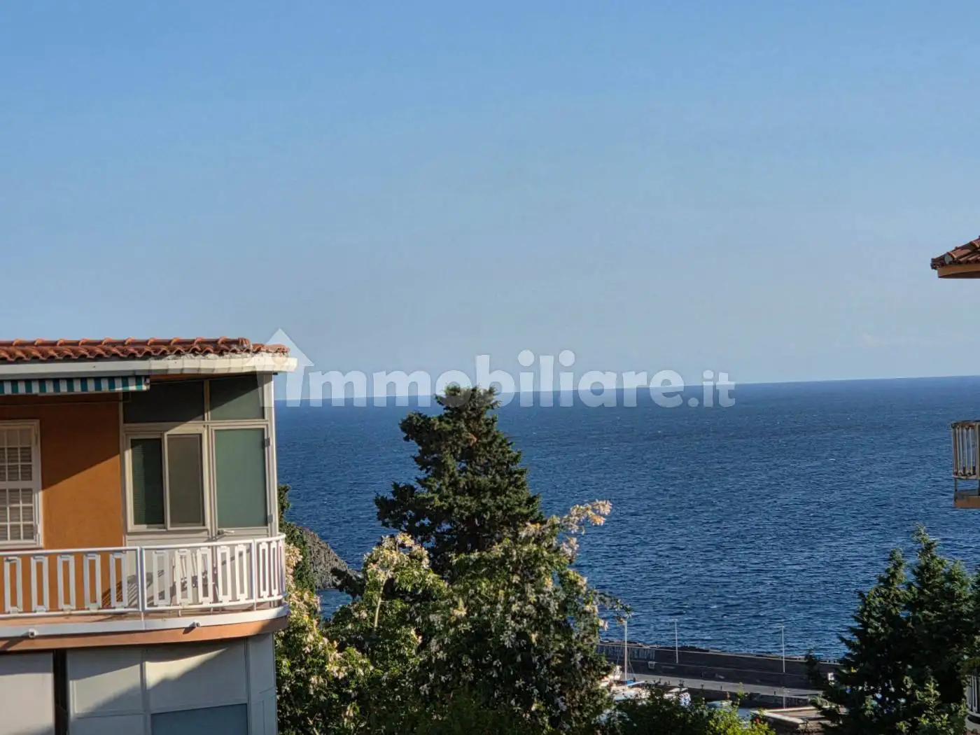 Appartamento in affitto a Aci Castello