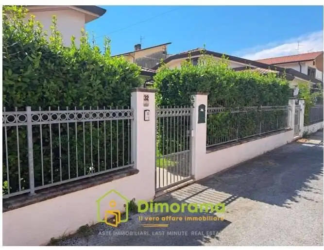 Appartamento in asta a Viareggio