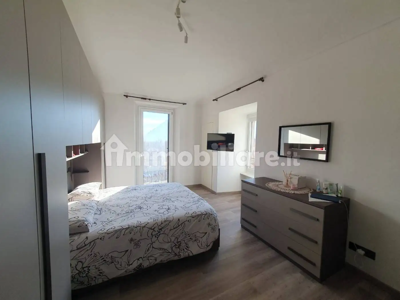 Bilocale piazza Martiri della Libertà 8B, Centro, Condove - foto 4