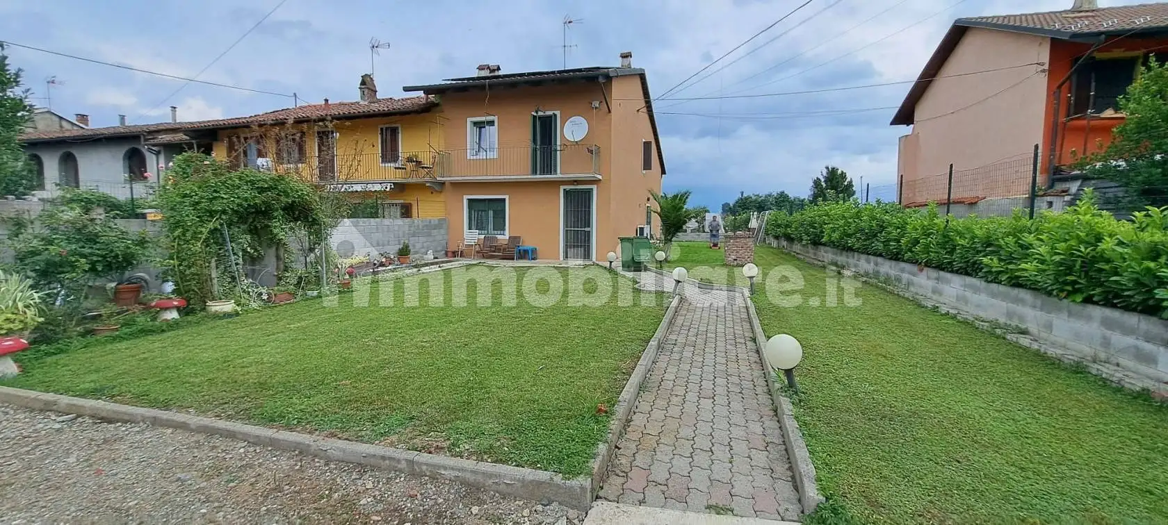 Villetta a schiera in vendita a Lamporo