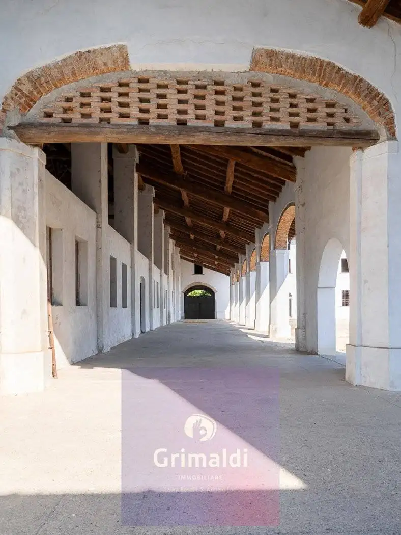 Palazzo - Edificio in vendita a Grumello Cremonese ed Uniti