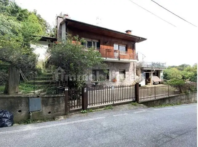 Palazzo - Stabile in asta a Roasio
