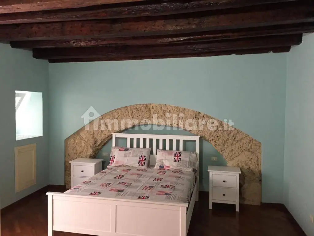 Trilocale via Maletto 3, Kalsa, Palermo