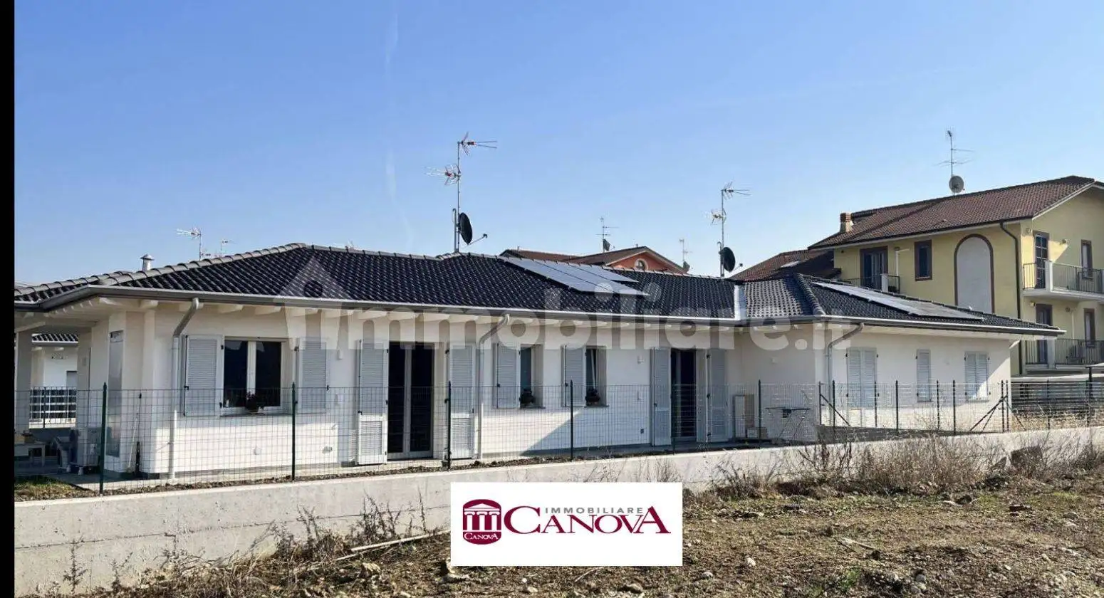 Villa in vendita a Vertemate con Minoprio