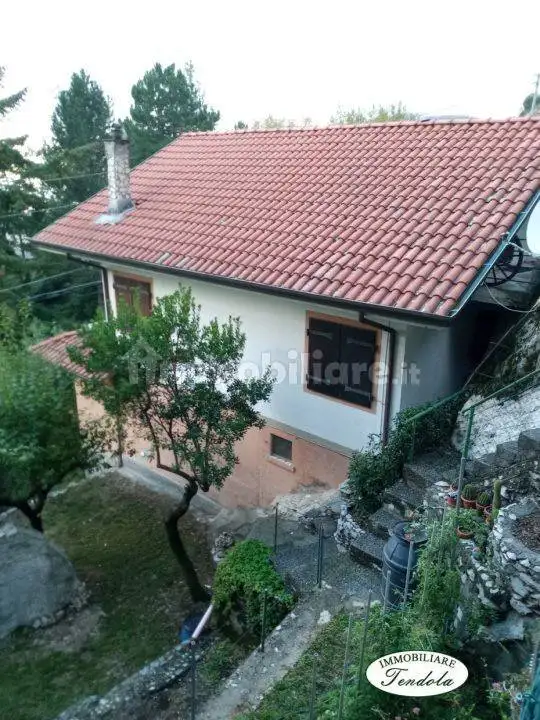 Casa indipendente in vendita a Massa