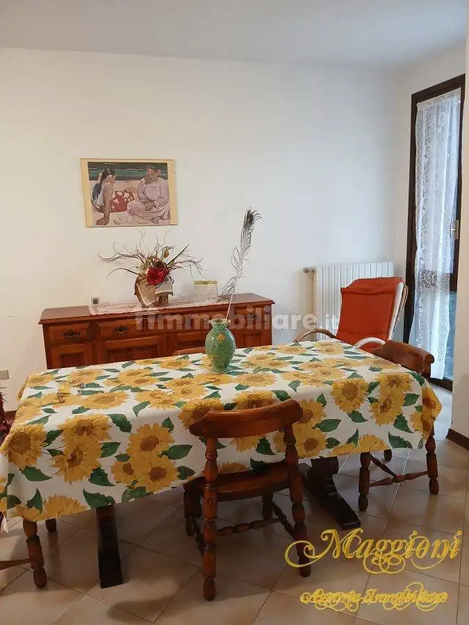 Trilocale buono stato, primo piano, Castelnuovo Ne' Monti, Castelnovo Ne' Monti - foto 2