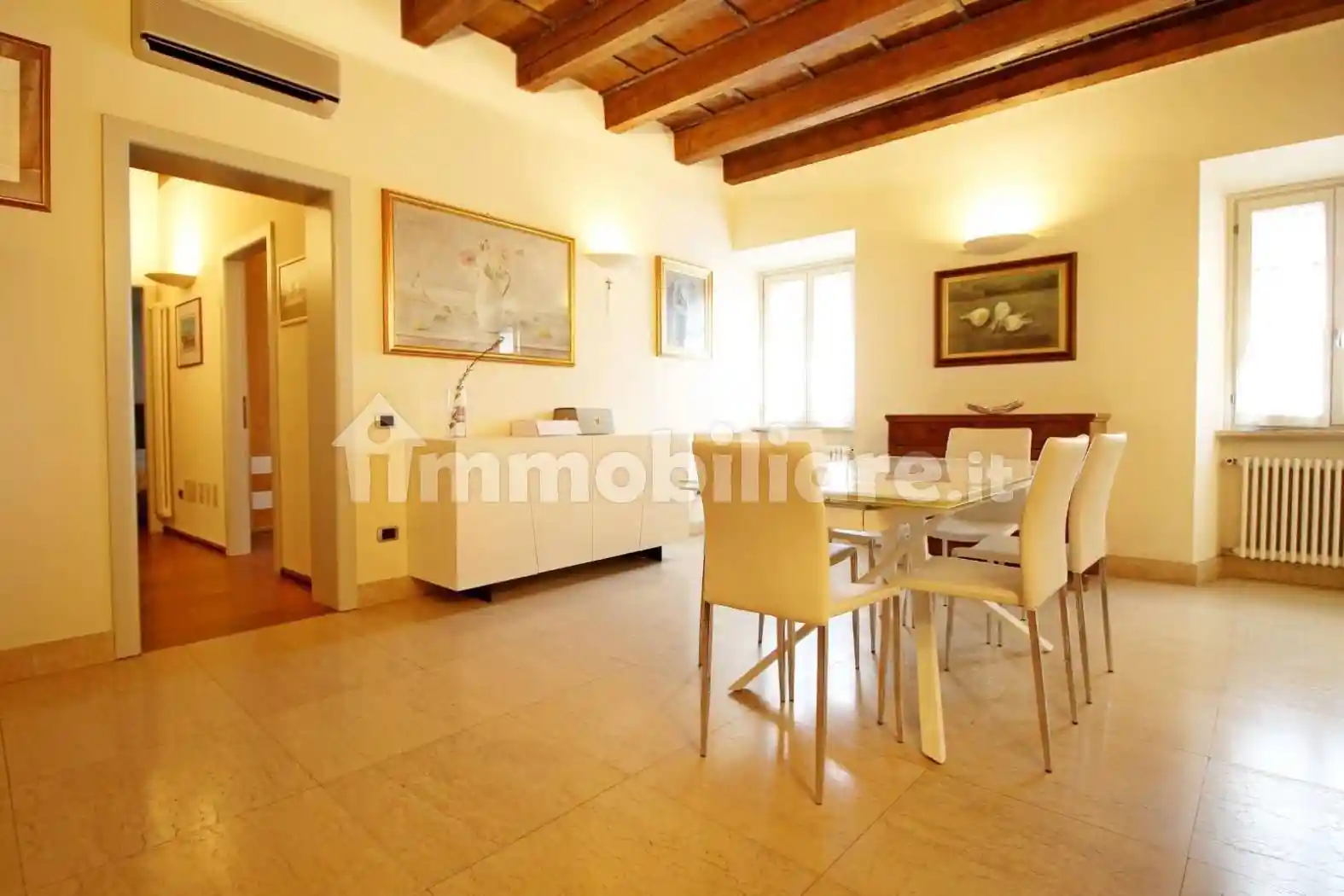 Trilocale via San Pietro Incarnario 2, Centro Storico, Verona - foto 2