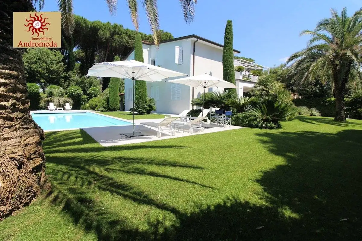 Villa in vendita a Forte dei Marmi