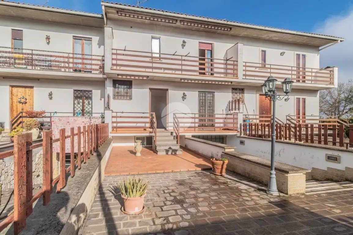 Villetta a schiera in vendita a Castel Sant'Elia