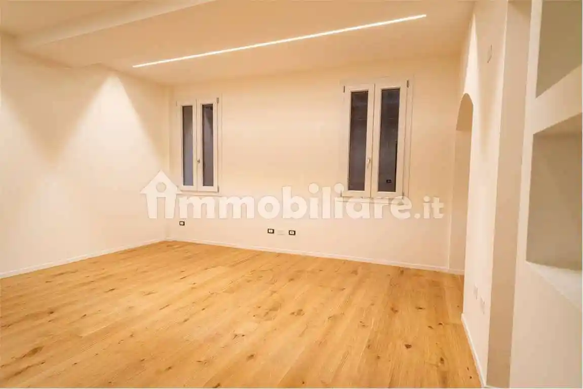 Bilocale ottimo stato, primo piano, Centro Storico, Reggio Emilia - foto 2