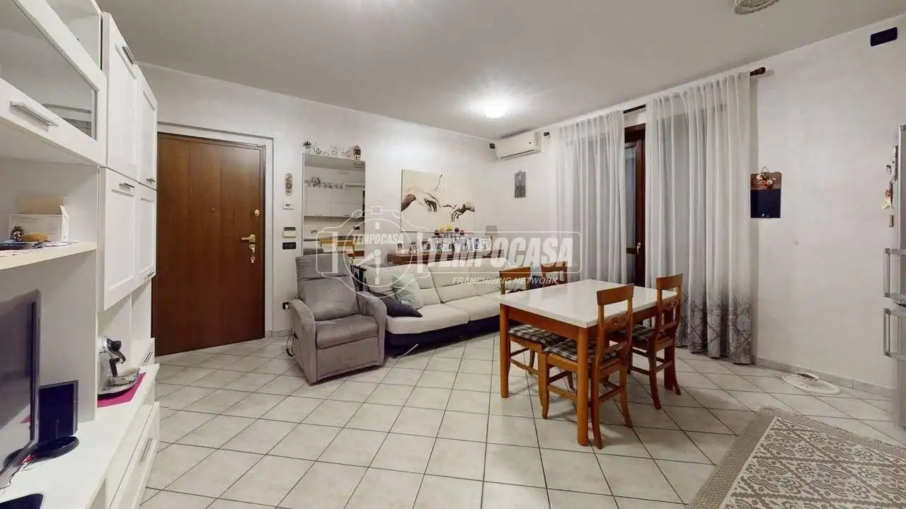 Trilocale via LEONE CASALE 22, Brandizzo - foto 4