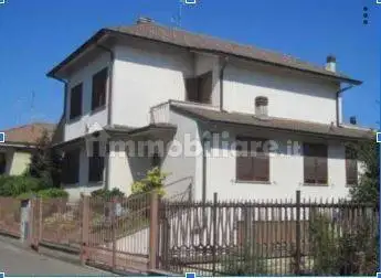 Villa in asta a Peschiera Borromeo