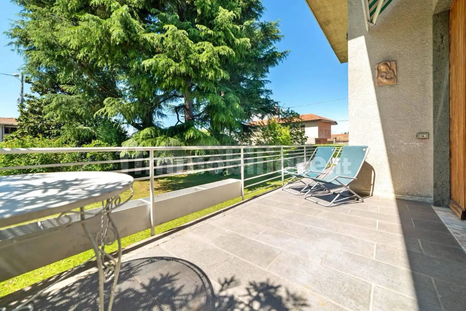 Villa in vendita a Ferno