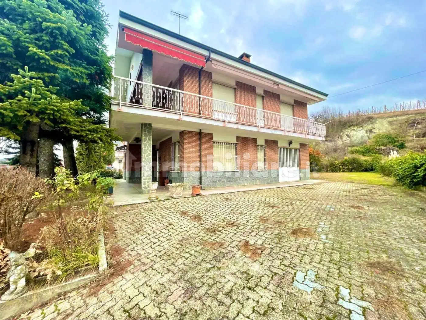 Villa in vendita a Vezza d'Alba