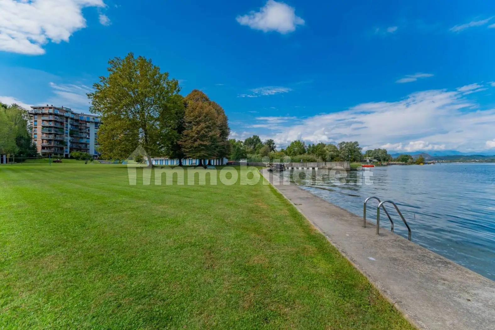 Appartamento in vendita a Dormelletto